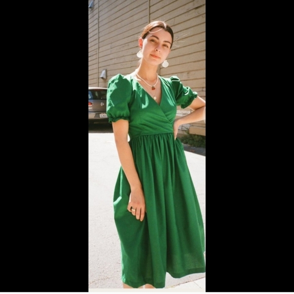 Lisa Says Gah Dresses & Skirts - Lisa Says Gah Midi Emerald Green Dress